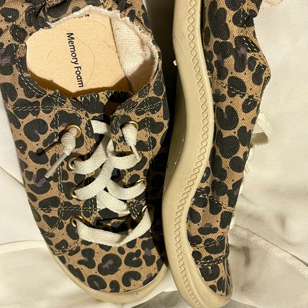 Time and Tru brand leopard  shoes ( NEVER WORN)